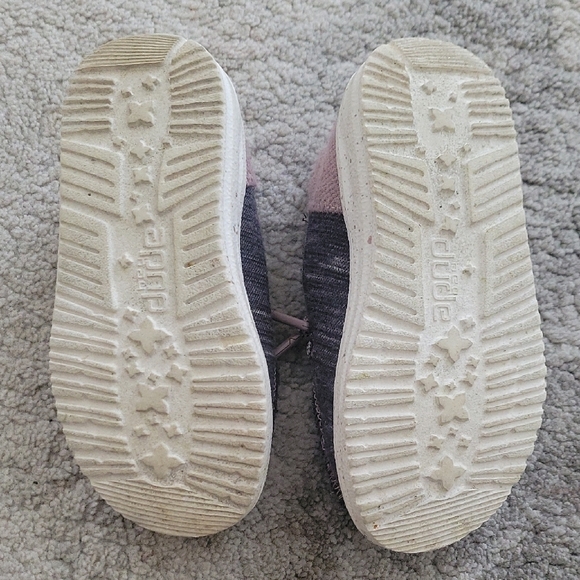 Hey Dude Kids Shoes - Gray and Pink - Picture 2 of 4